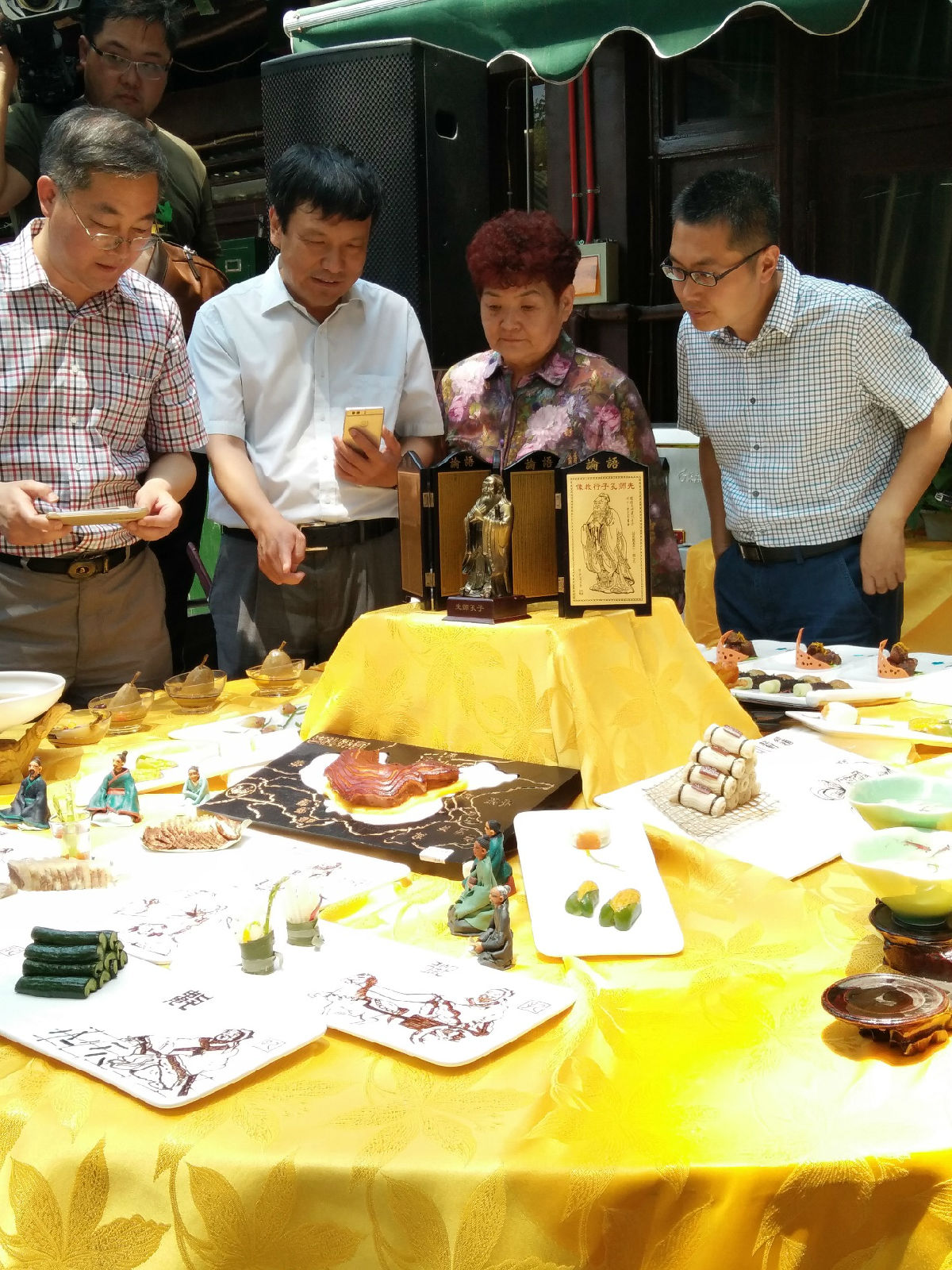 “十艺济南 文化泉城”中华鲁菜厨艺展示活动在济南举行